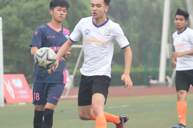 詹姆斯连续三场三双破纪录 湖人力克灰熊3连胜